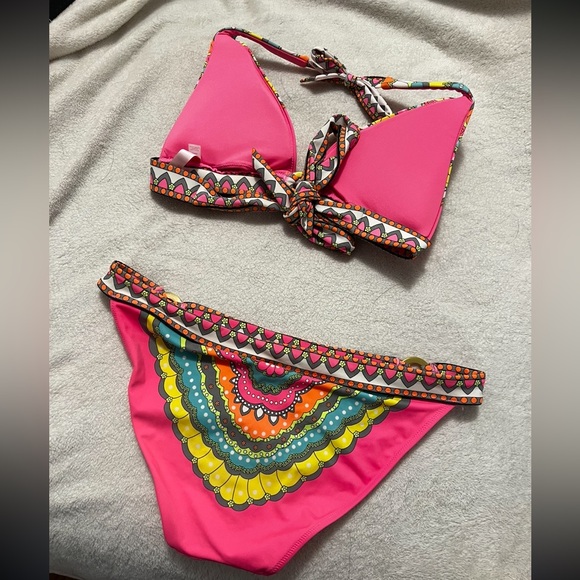 Colorful Patterned Bikini Set - Picture 4 of 4